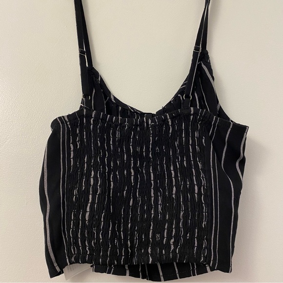NWT Hollister cropped tie-front striped tank top - Picture 5 of 6